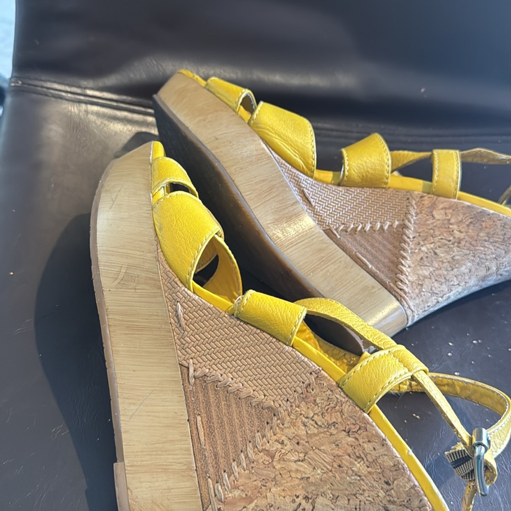 Gianni Bini Yellow Women's Sandals - Picture 4 of 6